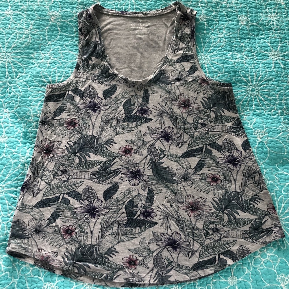 American Eagle Gray/Grey Flower Print Tank Top